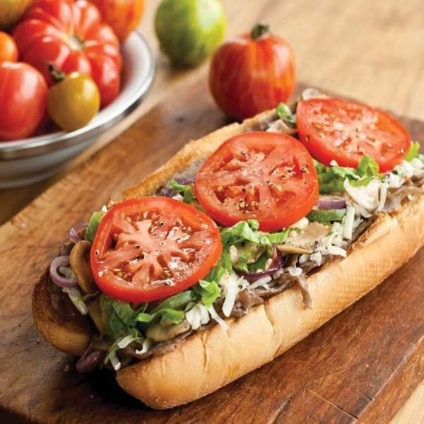 Sous-marins Steak, pepperoni et oignons